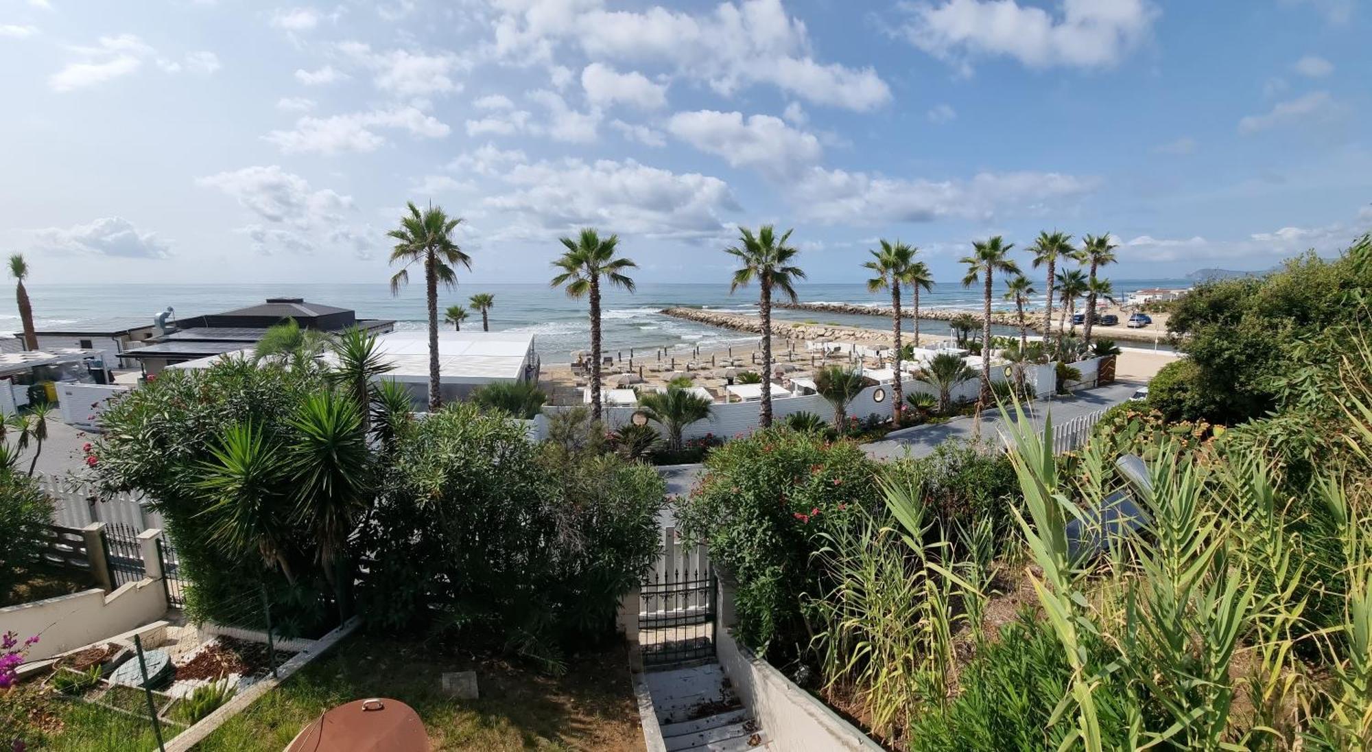 La Villa Fronte Spiaggia Bandiera Blu 斯佩隆加 外观 照片