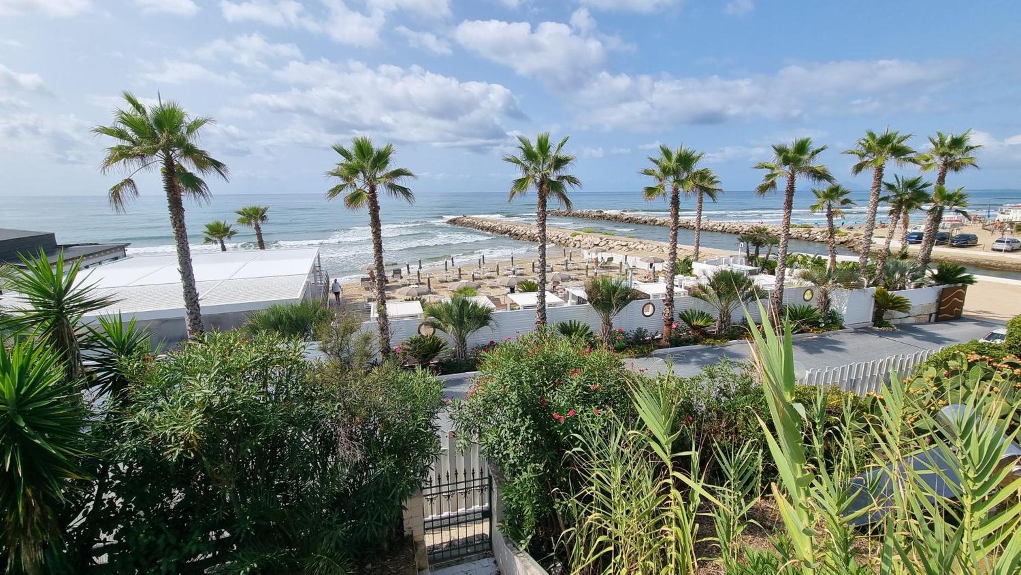 La Villa Fronte Spiaggia Bandiera Blu 斯佩隆加 外观 照片