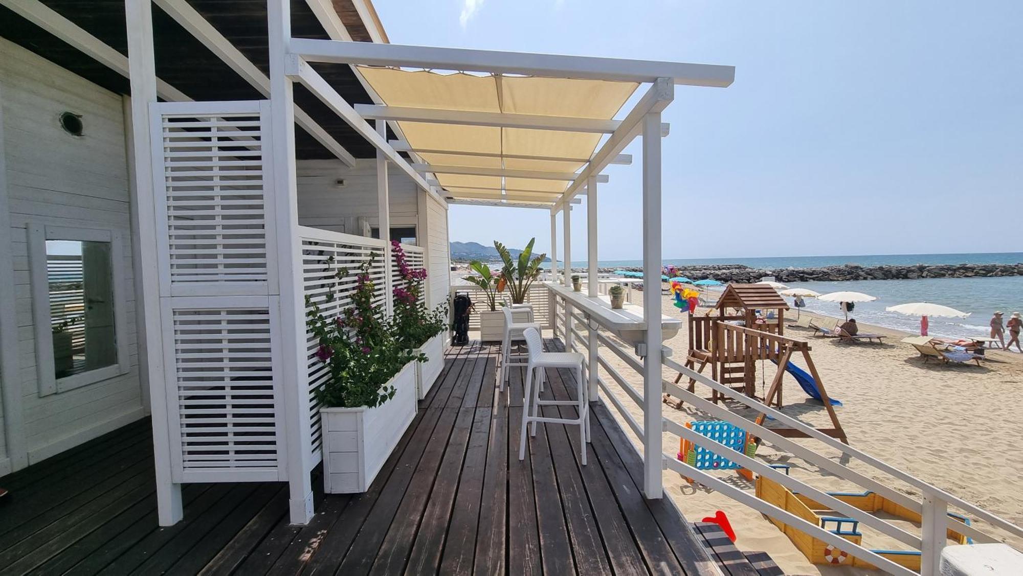 La Villa Fronte Spiaggia Bandiera Blu 斯佩隆加 外观 照片