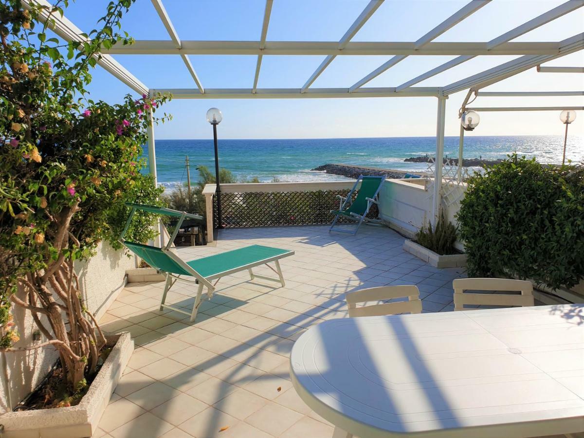 La Villa Fronte Spiaggia Bandiera Blu 斯佩隆加 外观 照片